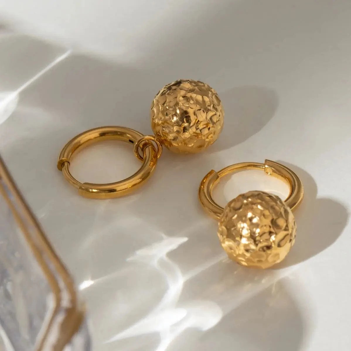 vintage / E2438 E2438 Fashion Jewelry 18K PVD Stainless Steel Gold Hammered Ball Clip Earrings