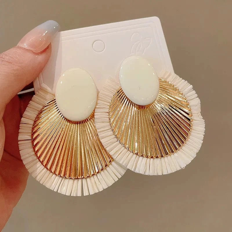 Vintage Metal Style Shell Earring Exaggerated Trendy Round Jewellery Women's Fashion Earrings Classic Charm Jewelry
