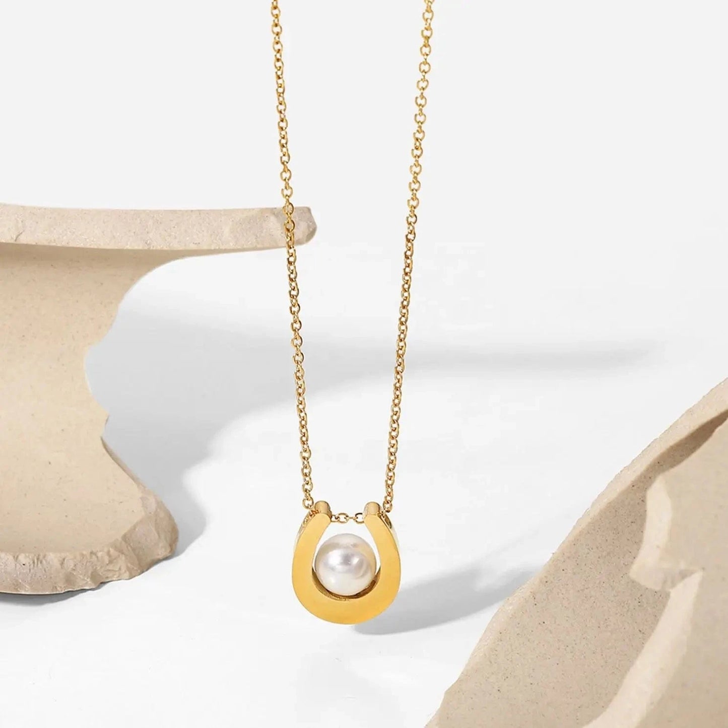 Waterproof / 18inches / N2458 N2458 18K Gold Plated Link Chain Pearl Pendant Necklace Gift Stainless Steel U Shaped Pearl Round Pearl Necklace for Women
