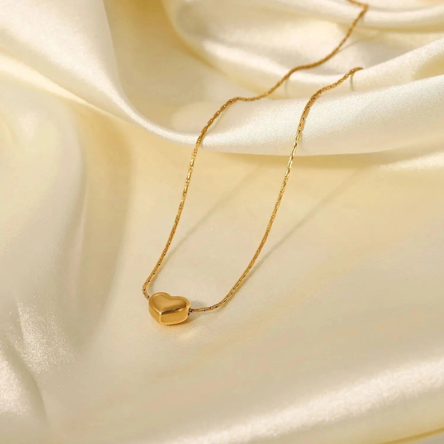 Waterproof / 18inches / N2459 N2459 New Arrival 18K PVD Gold Plated Heart Pendant Choker Jewelry Party Stainless Steel Simple Smooth Heart Necklace for Girls