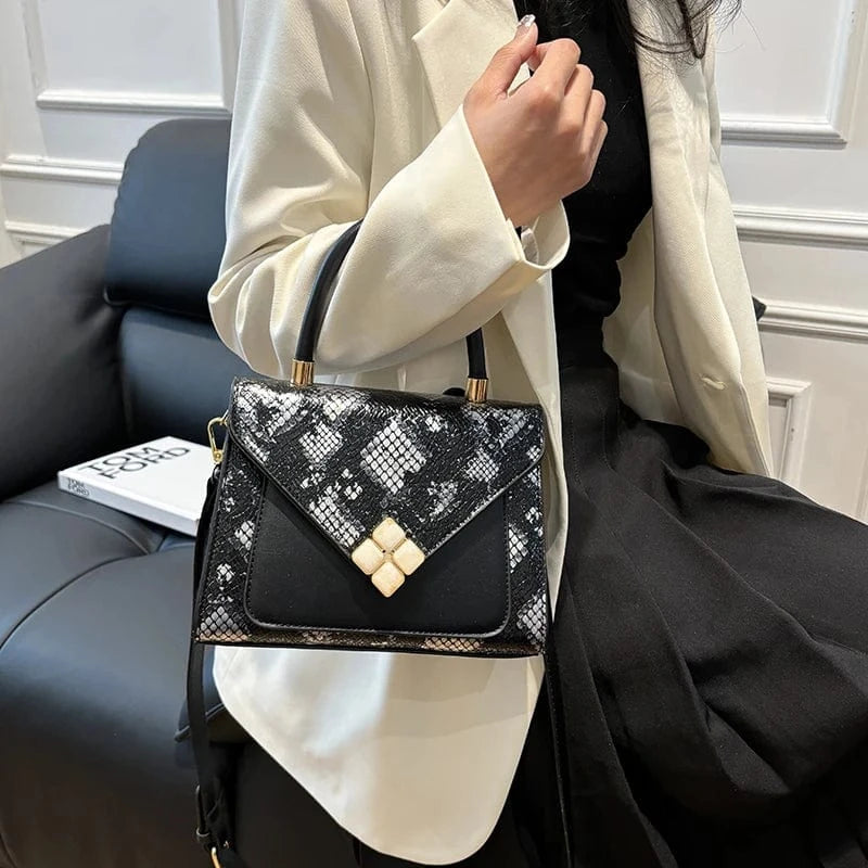 Wholesale New Fashion Handbags 2024 Light Lady Snake Pattern Square Bags Lady Design Purses For Woman