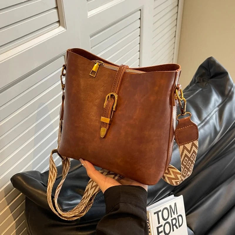Wholesale New Fashion Retro Handbags 2024 Light Lady Bucket Bags Lady Design Purses For Woman