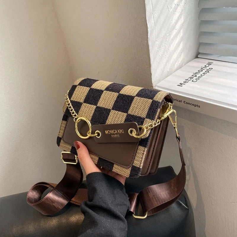 Wholesale New Fashion Trendy Handbags 2024 light feminine charm Wide Shoulder Strip Bags lady design purses for women