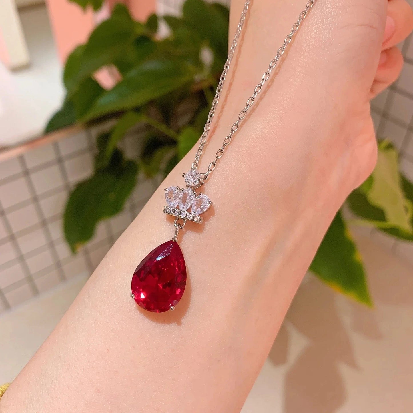 Wholesale Western Crown Red CZ Zircon Pear Cut Pendant Necklace Earrings IndianJewellery Set Bride Fashion Wedding Jewelry Sets