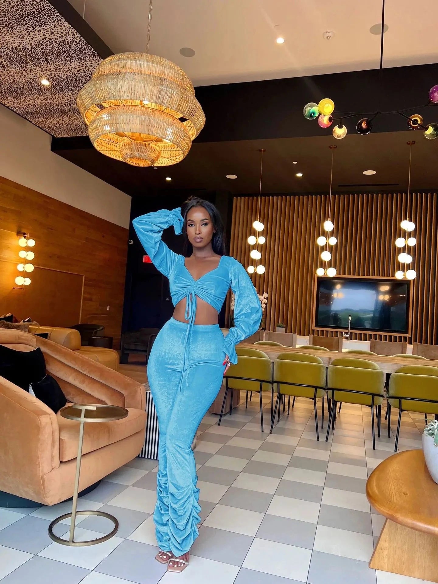 winter products 2024 women's sets Korean velvet pleated workout sets for women