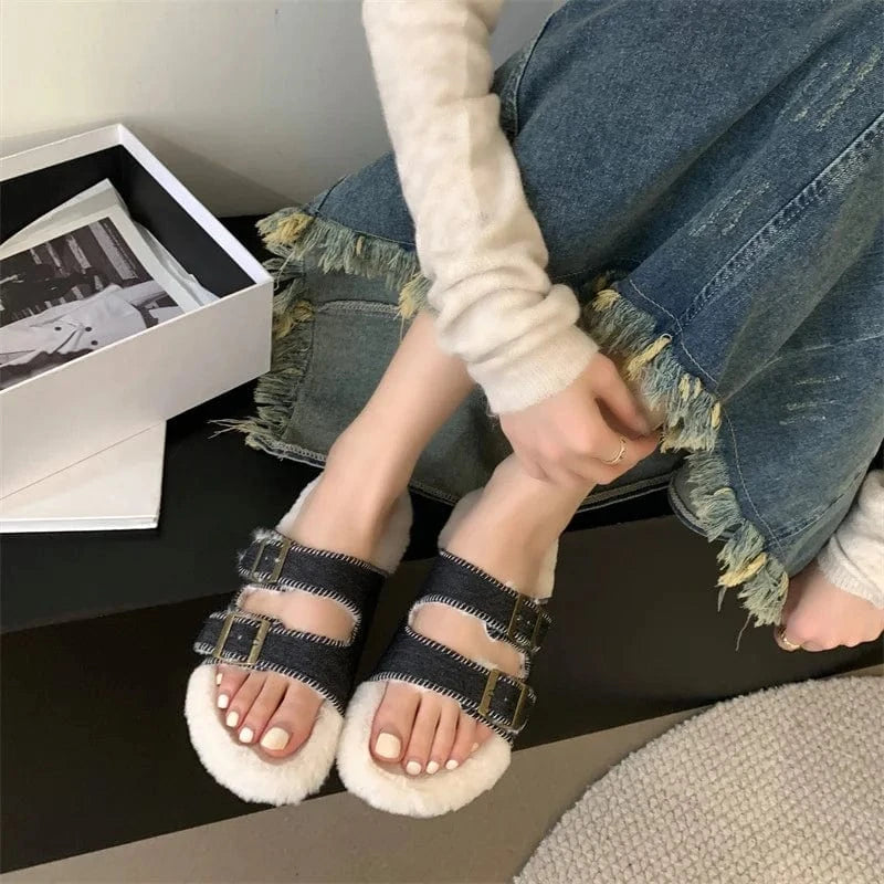 Woman Plush Slippers 2024 Casual Flats Furry Slides Winter Comfort Warm Bedroom Shoes Ladies Luxury Designer Home Cotton Boots