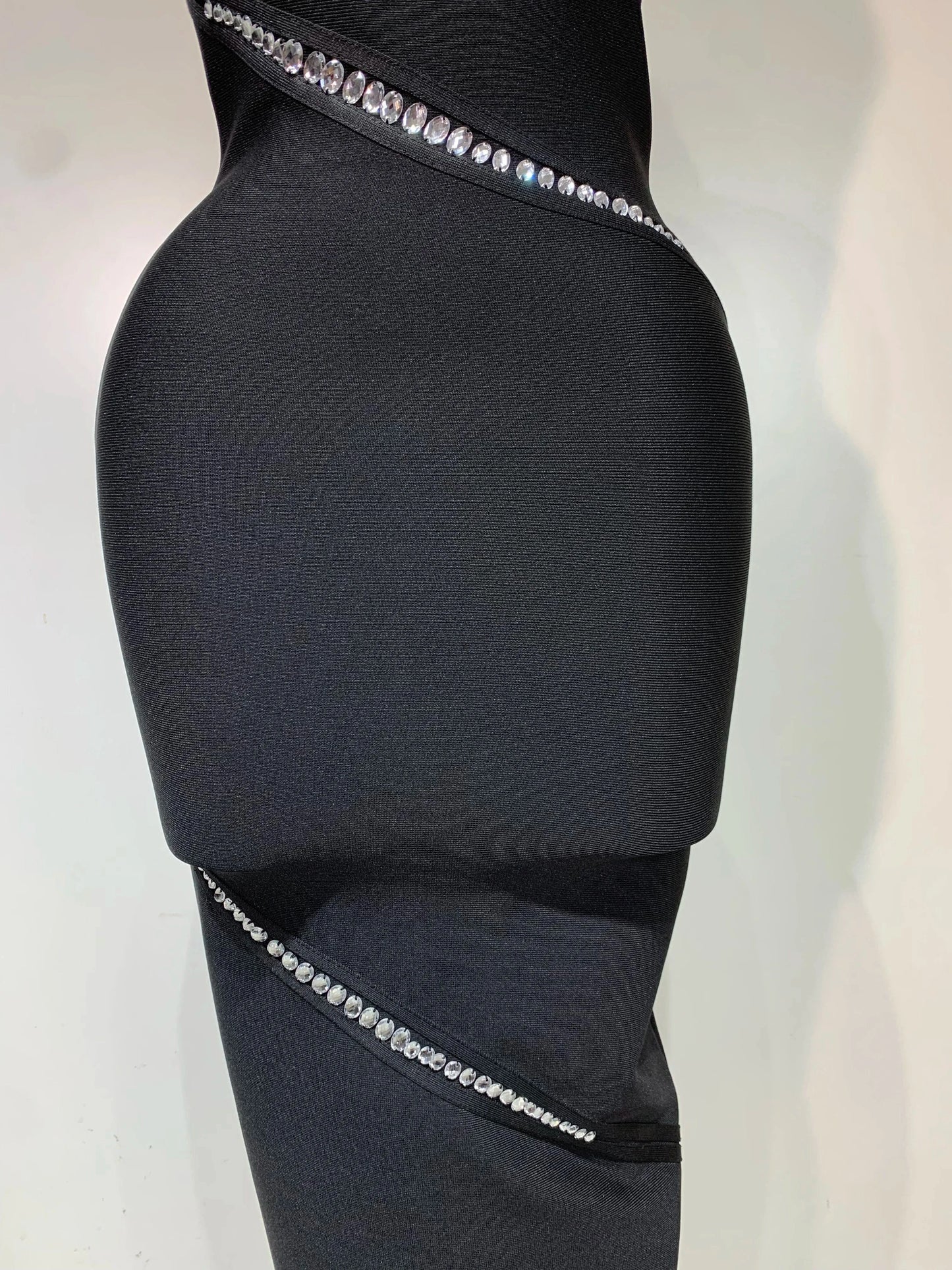 Women Celebrity Sexy Backless Halter Black Crystals Bandage Dress 2025 Knitted Elegant Evening Club Party Luxury Birthday Dress