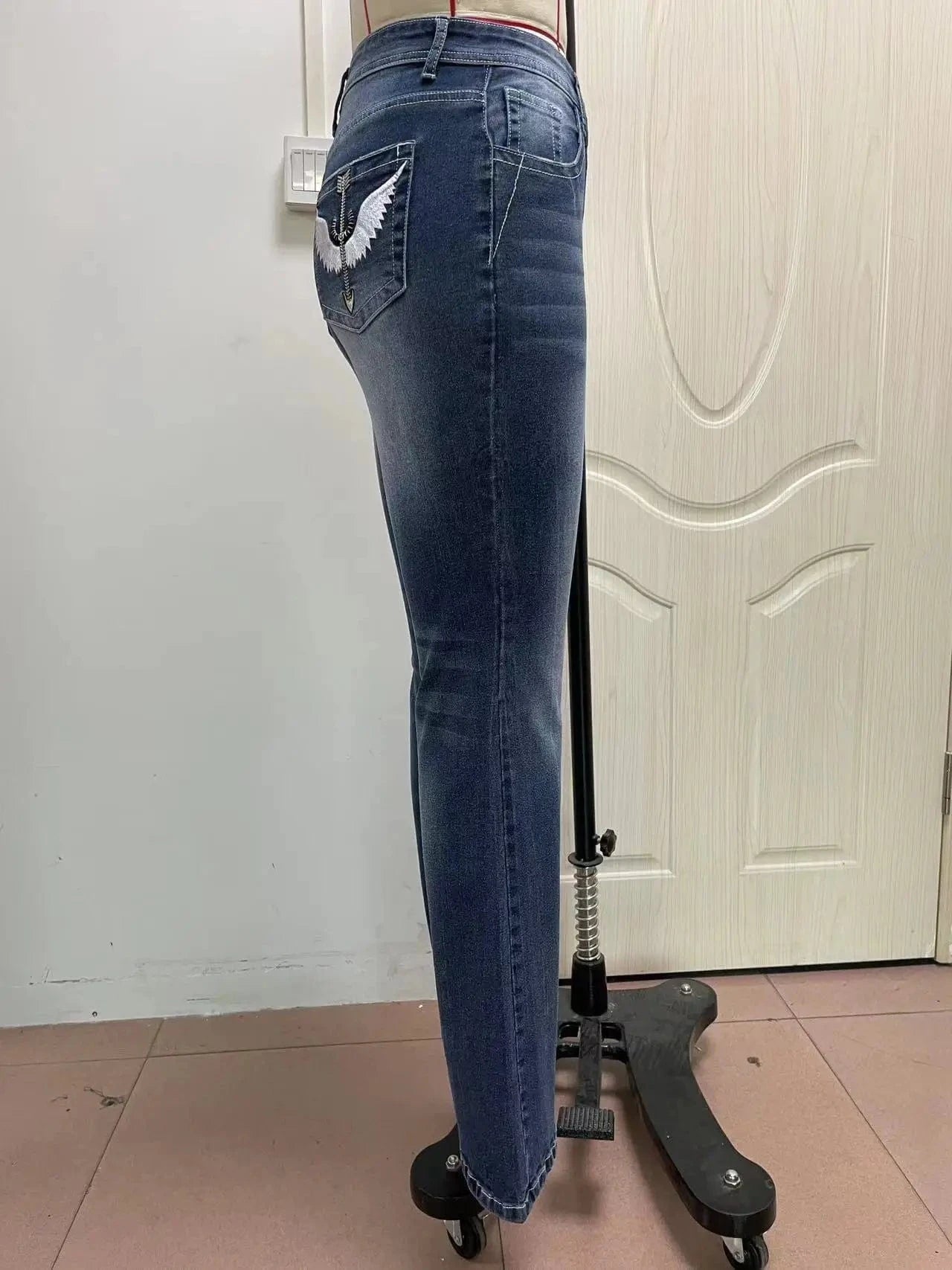 Women Embroidery Pockets Distressed Jeans Mid Waist Stretch Slim Fit Pants Vintage Denim Trousers Autumn Female Streetwear