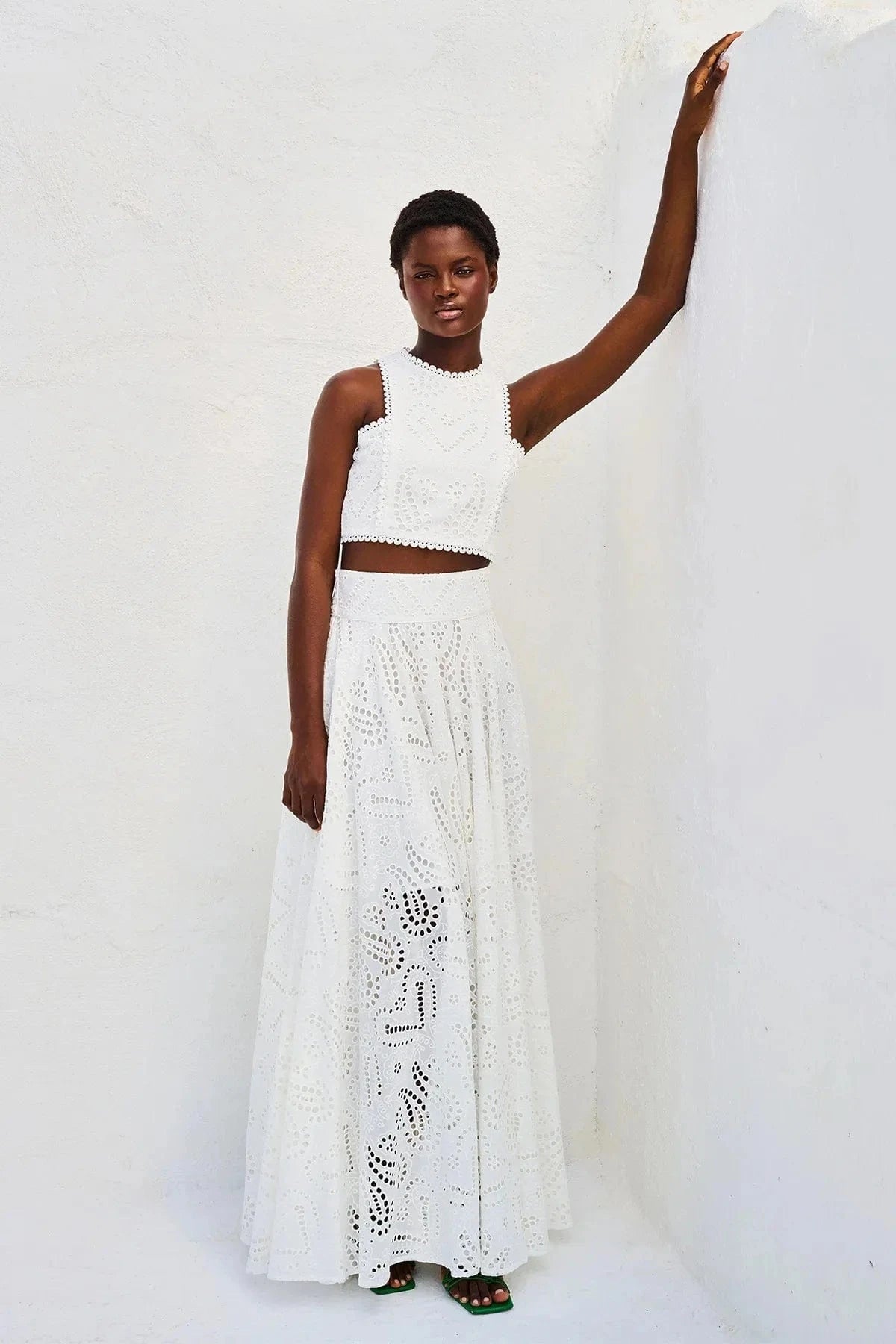 Women Hollow Out Sleeveless Embroidery Two-Piece Set 2025 O-Neck Blouse + Lace Pockets Skirt beach New Two Piece Set