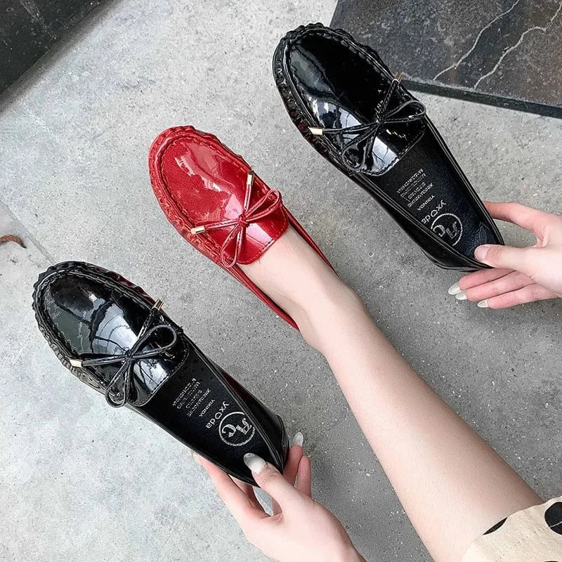 Women's Anti-skid Soft Soled Patent Leather Flat Shoes Ladies Casual Round Head Bow Flat Shoes