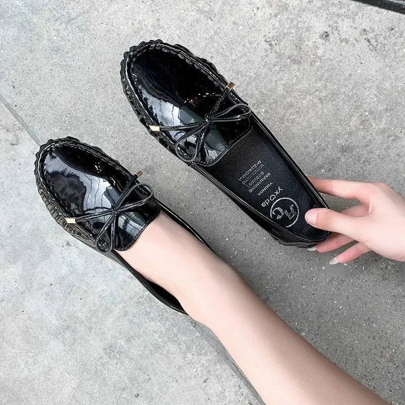 Women's Anti-skid Soft Soled Patent Leather Flat Shoes Ladies Casual Round Head Bow Flat Shoes