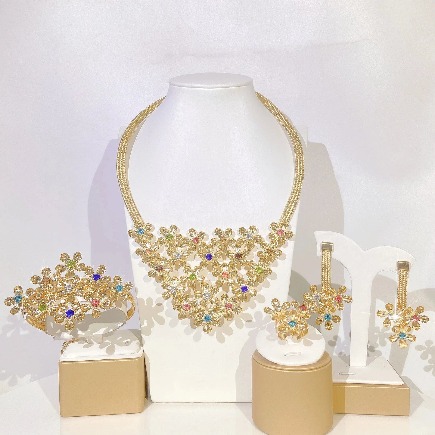 Zhuerrui Flowers Brazilian Gold Jewelry Set Nigerian Woman Wedding Party Favor Luxury Crystal Colored Brass Jewelry Sets H20132