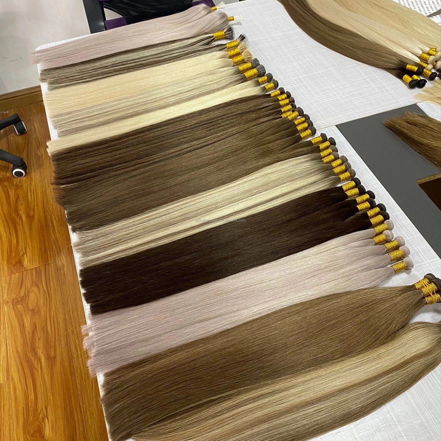16 Inches / ash blonde Russian hair Flat tip Keratin Bonds straight Human hair extensions Pre-bonded ash blonde color K tip raw bundles
