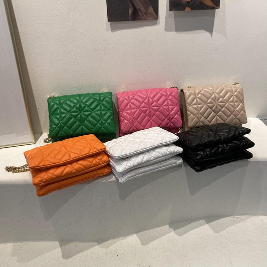 2022 Chain Shoulder Crossbody Bag Envelope Luxury PU Leather Quilted Handbags Purses for Women Wholesale