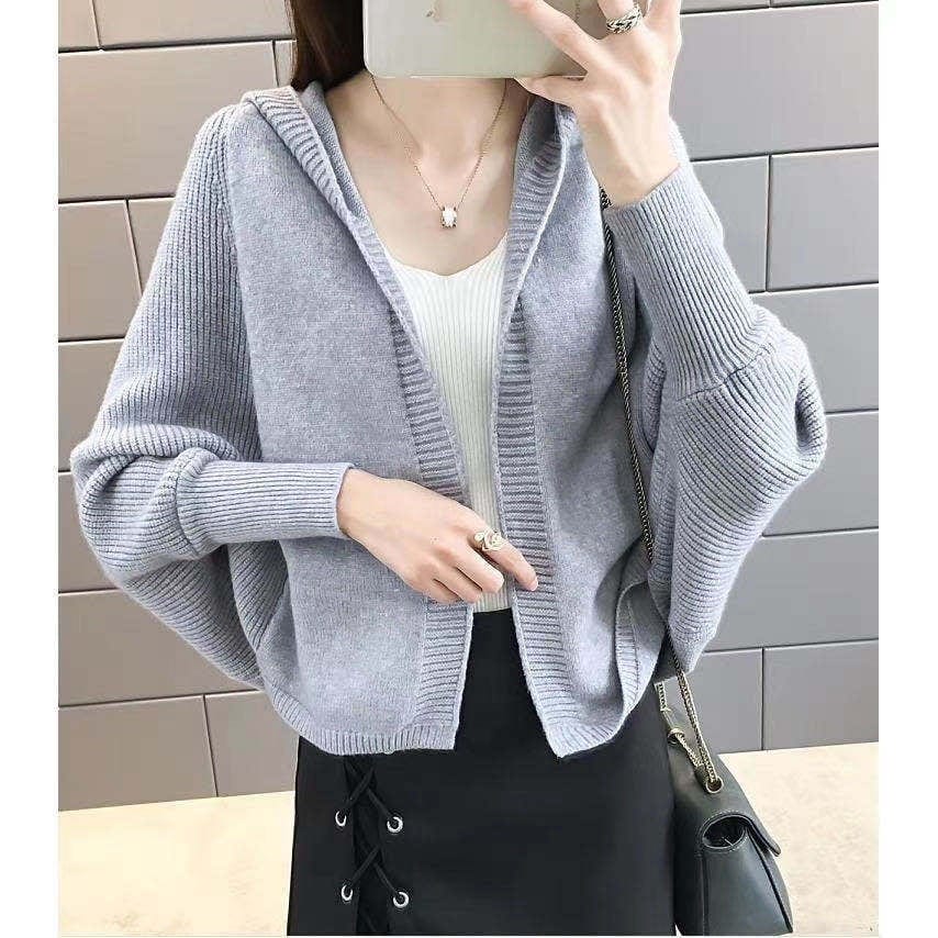 2022 Dress Shawl Small Coat Ladies Hooded Cloak-Style Bat Type Short Sweater Knitted Cardigan Women