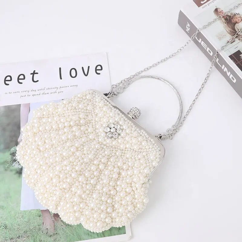 2022 Excellent Shell Shaped Pearl Exquisite Evening Messenger Bag With Silver Metal Handle Fashion Evening Clutch Beaded  Bag