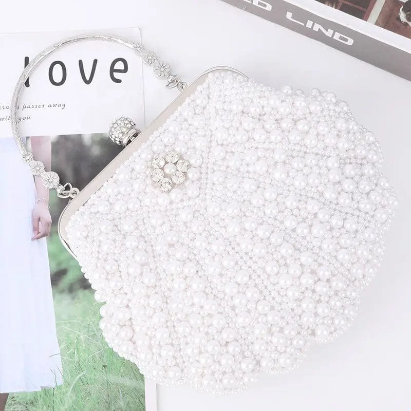 2022 Excellent Shell Shaped Pearl Exquisite Evening Messenger Bag With Silver Metal Handle Fashion Evening Clutch Beaded  Bag