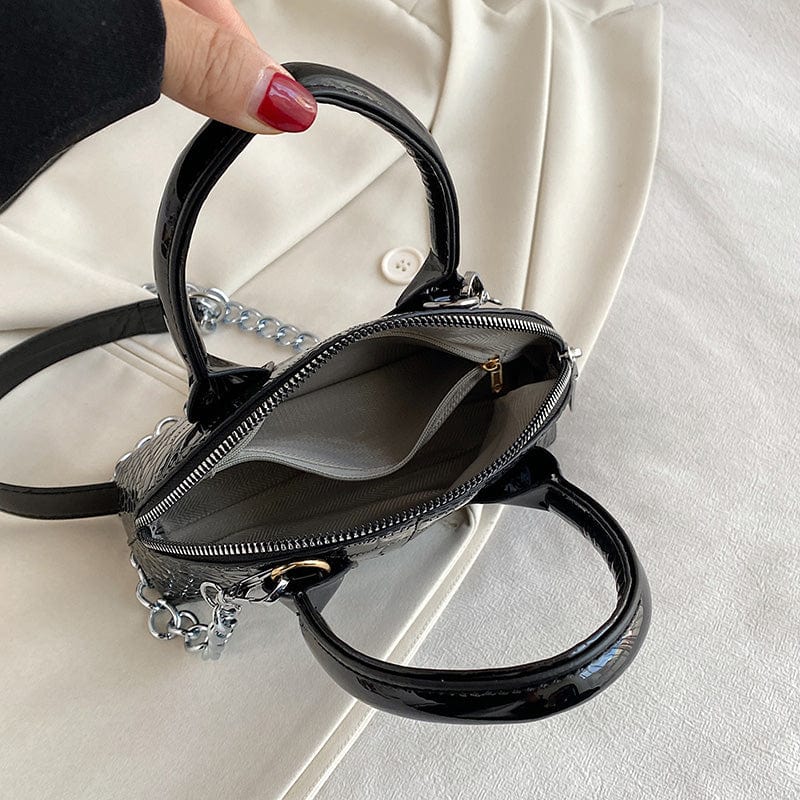 2022 Fashion Chains Design Shell Shape Handbag Small Shiny Patent Leather Bags Women Handbags Ladies Luxury