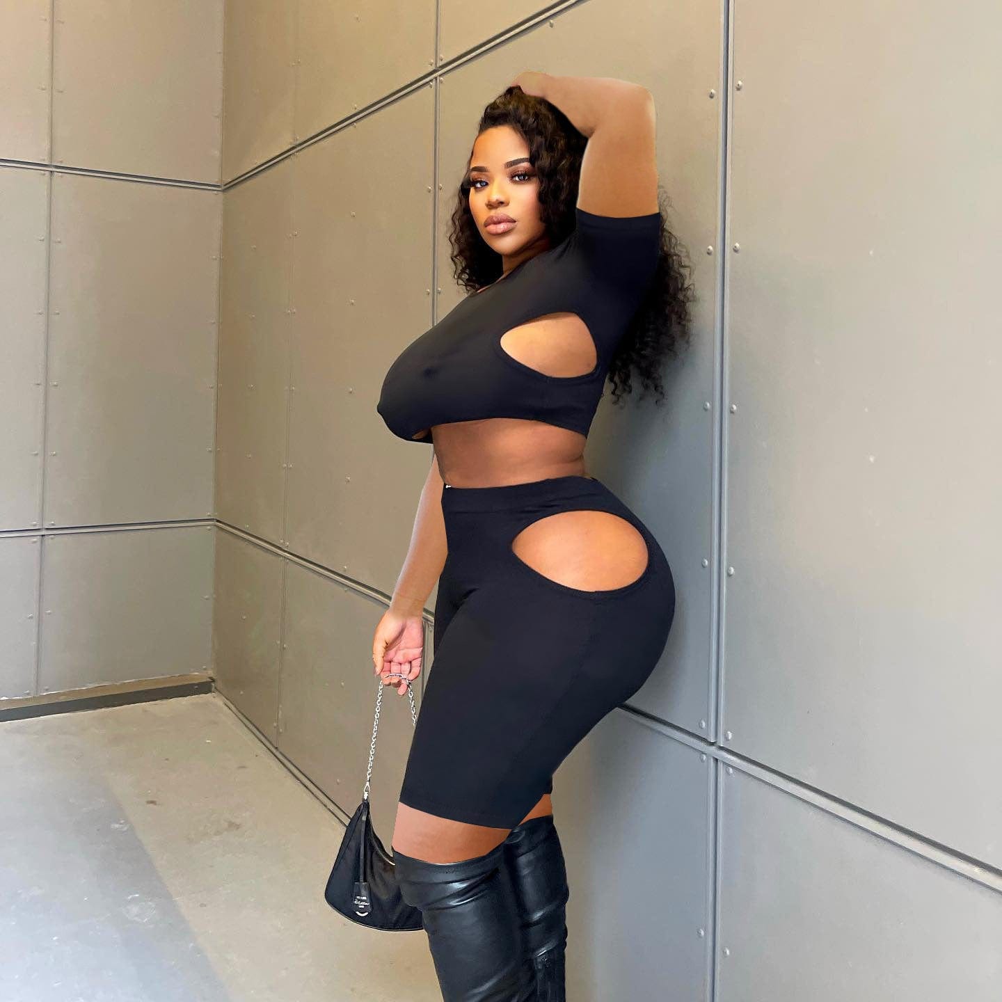 2022 Fashion Sexy Crop Top Cutout Bodycon Sport Shorts Sexy Plus Size Two Piece Outfit Set Women