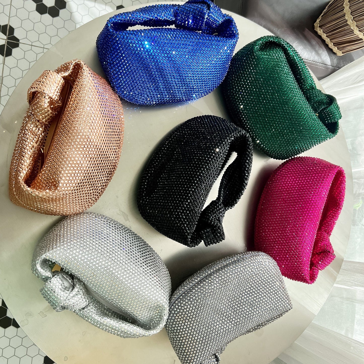 2022 New Half Moon Knot Crystal Purse Evening Clutch Bag Famous Brand Luxury Evening Wedding Bridal Purse
