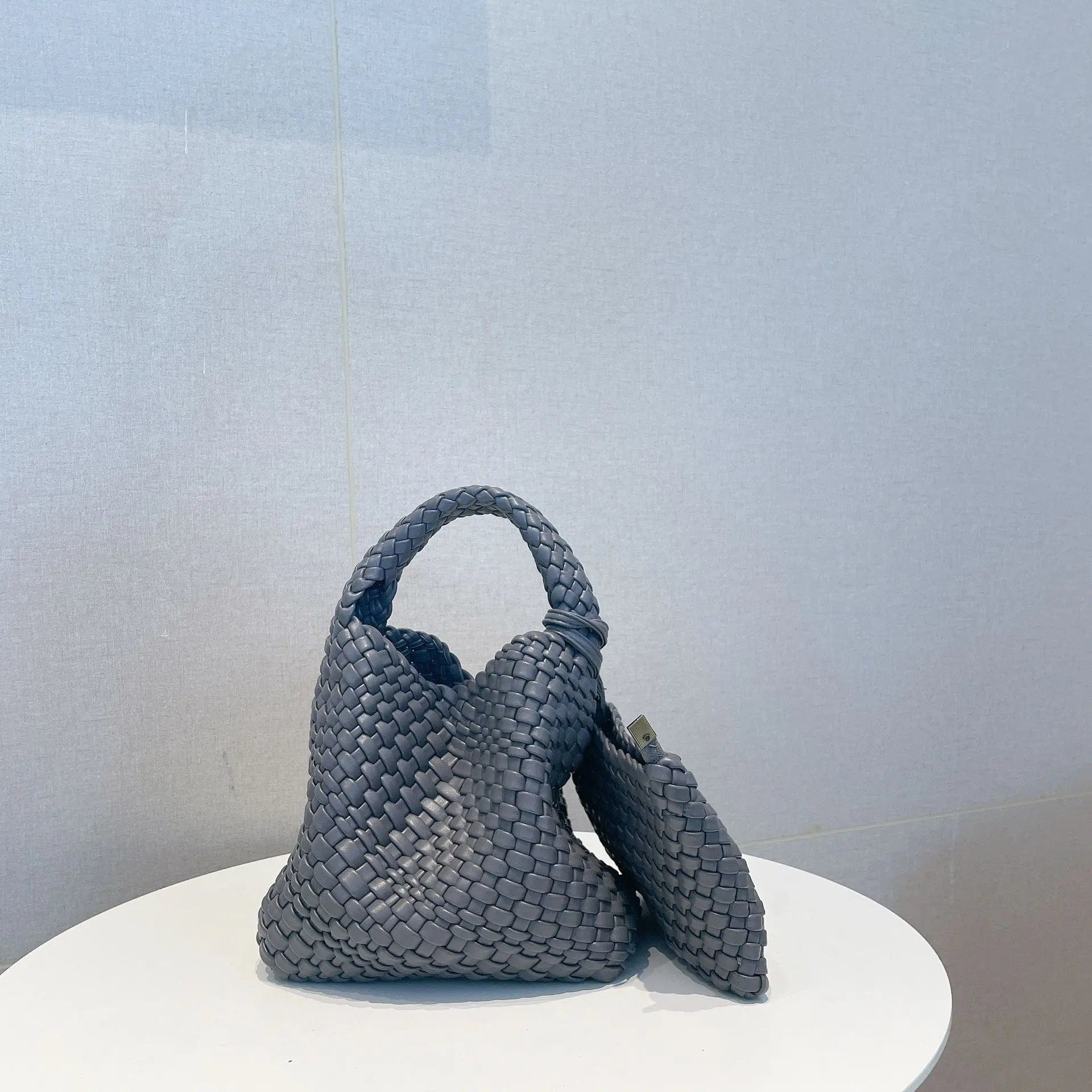 2022 New Korean Online Celebrity Mother-in-law Bag Soft Leather Woven Large-capacity Tote Bag