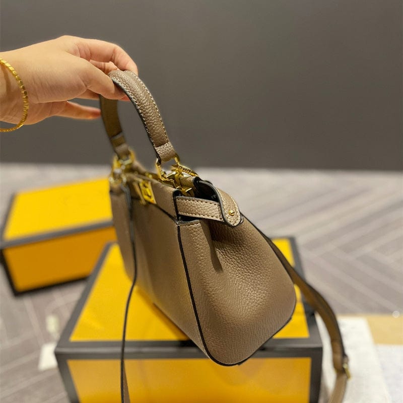 2022 Wholesale custom tote bags new designs trending medium top quality handbags for women