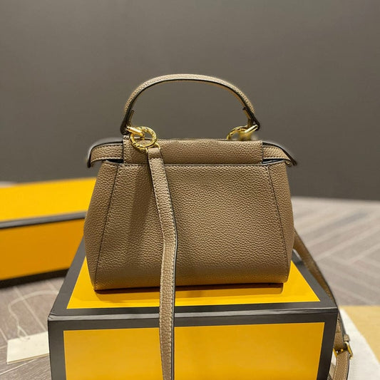 2022 Wholesale custom tote bags new designs trending medium top quality handbags for women