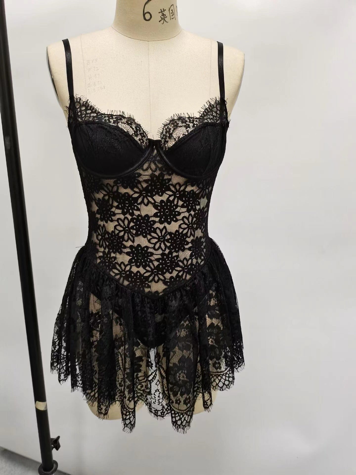 2022 Wholesale solid color women sexy hollow out lace dress mini dresses night club lstylish sexy dress for women