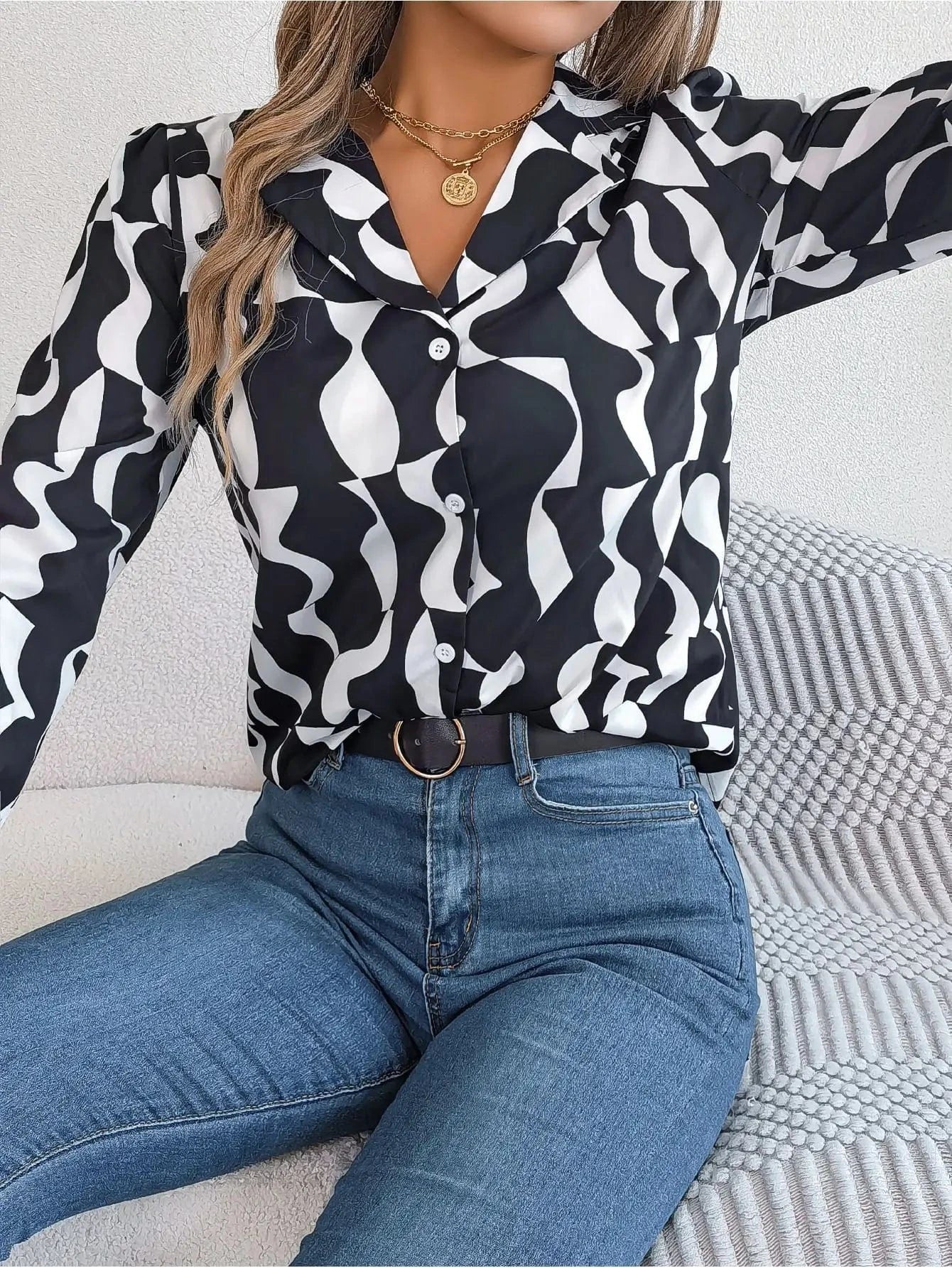 2023 Autumn and Winter temperament Contrast color Striped suit collar Long sleeve shirt  Women's clothing