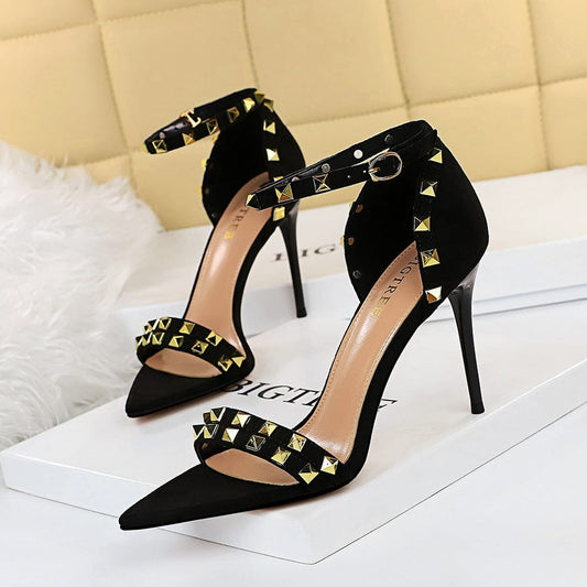 2023 Delicate Vintage  Sandalias With Pointed Toe Hollow And Metal studs Women's High Heels