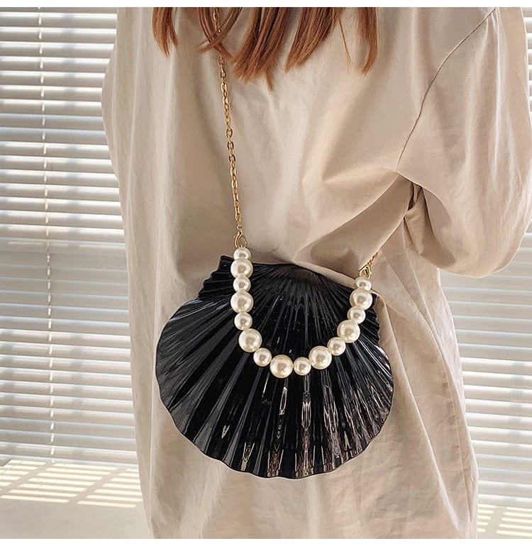 2023 Fashion Women Designer Pearl Chain Shell Bags Acrylic Clutch Purse and Hand Bag