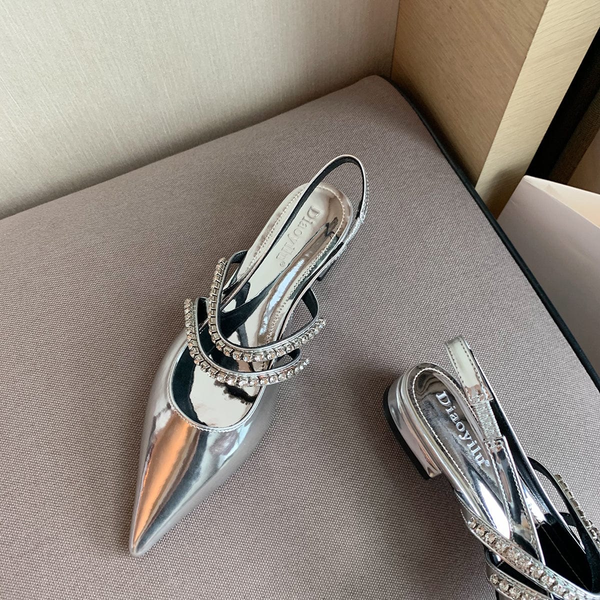 35 / silver 2023 autumn new Anne French drill with pointed toe back empty flat shoes niche Baotou sandals