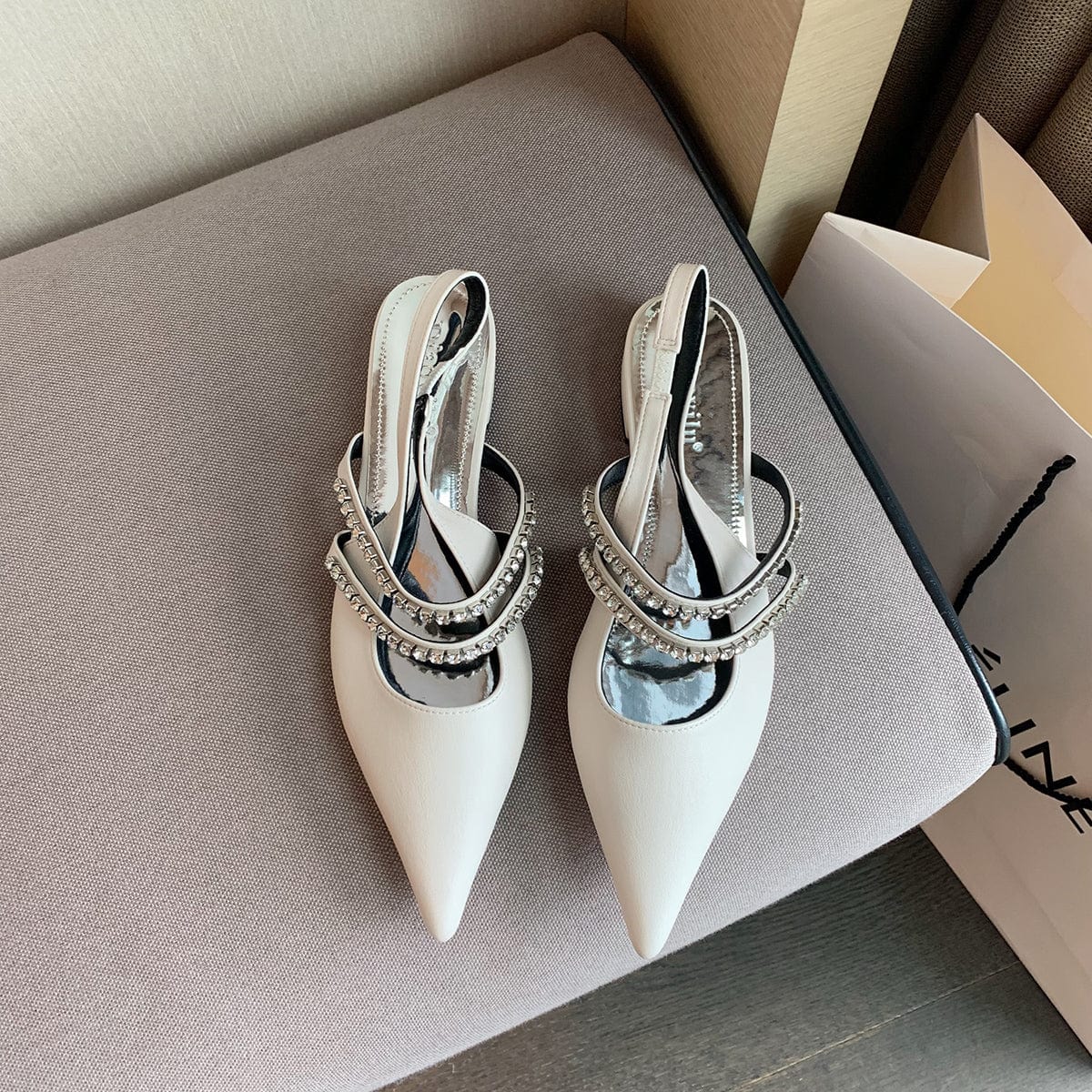 36 / White 2023 autumn new Anne French drill with pointed toe back empty flat shoes niche Baotou sandals