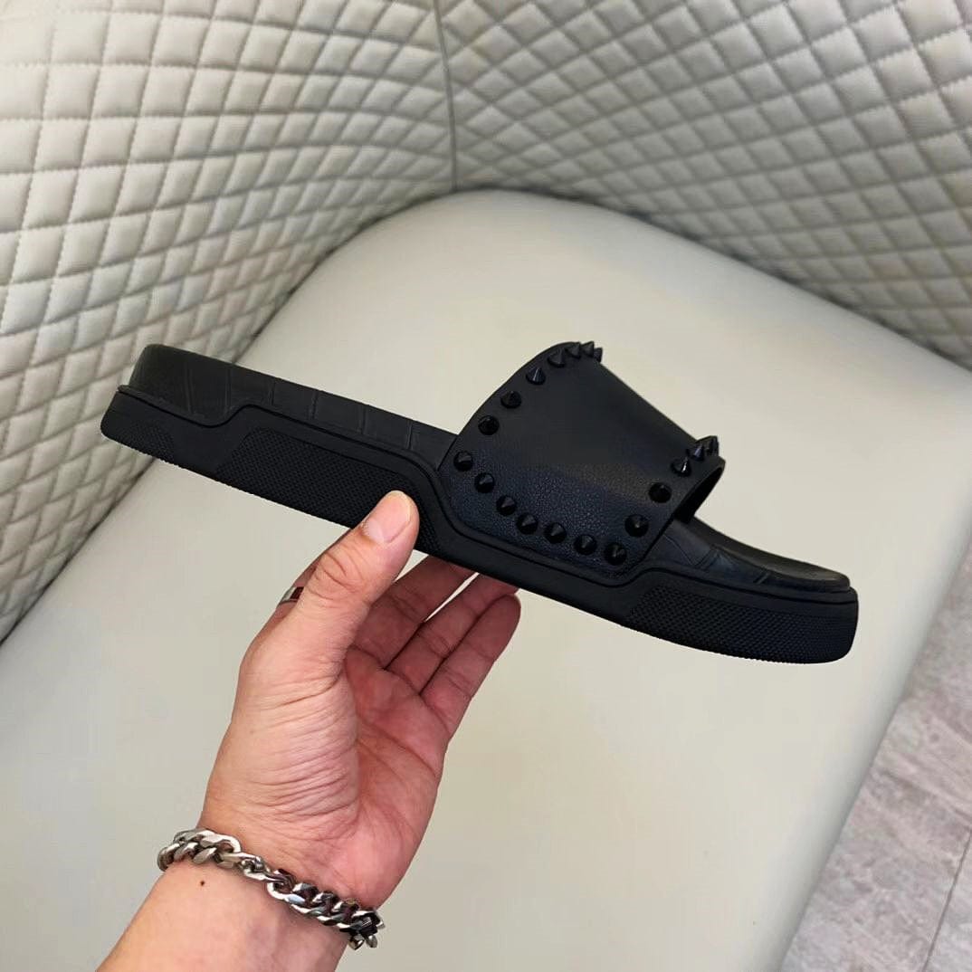 45 / 2 Original Luxury Designer Famous Brand LC Rivet Indoor Outdoor Beach Slides Slippers Sandals For Women Men