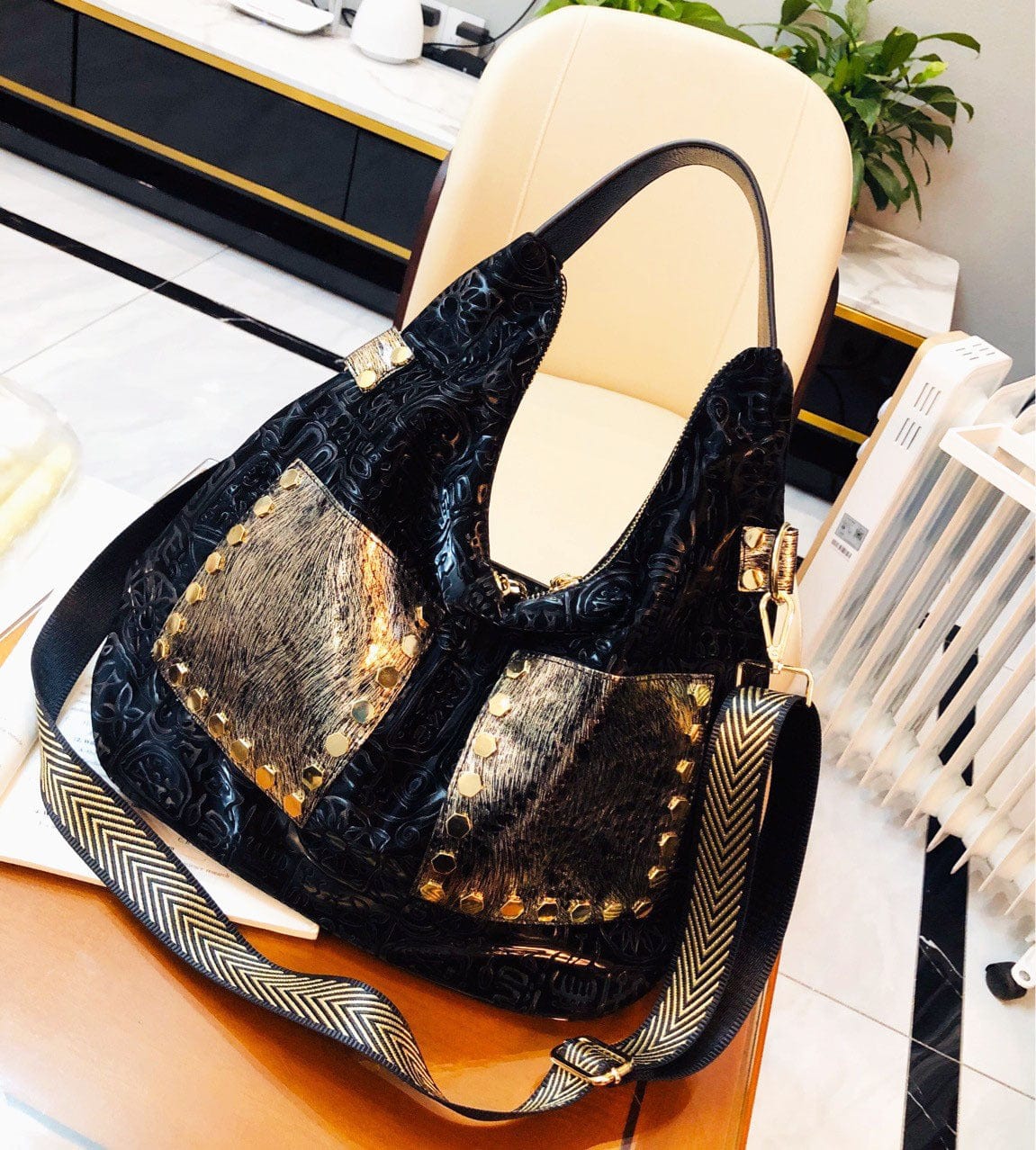 black Fashion Women's Bag 2023 New High-End Atmosphere Diagonal Bag Large Capacity Single Shoulder Bag