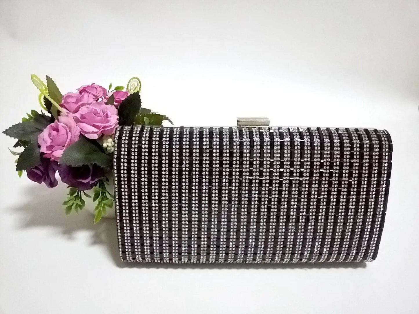 black Luxury Simple And Fashionable Tailoring Design Pure Color Metal Style Evening Bag Clutch
