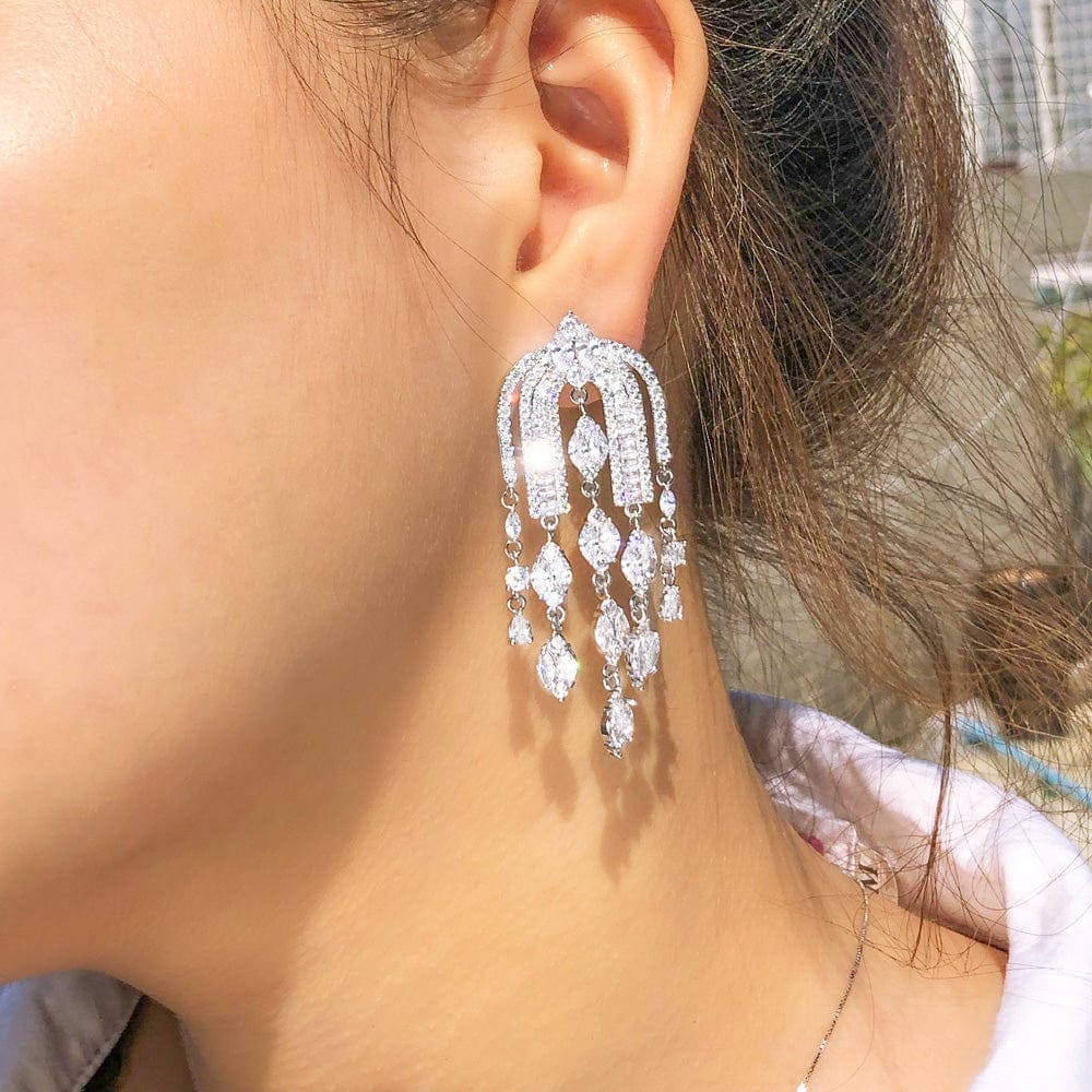 E0901 Expensive Bling White CZ Statement Dangly Drop Chandelier Bridal Long Tassel Earrings for Women Luxury Wedding Jewelry Accessory