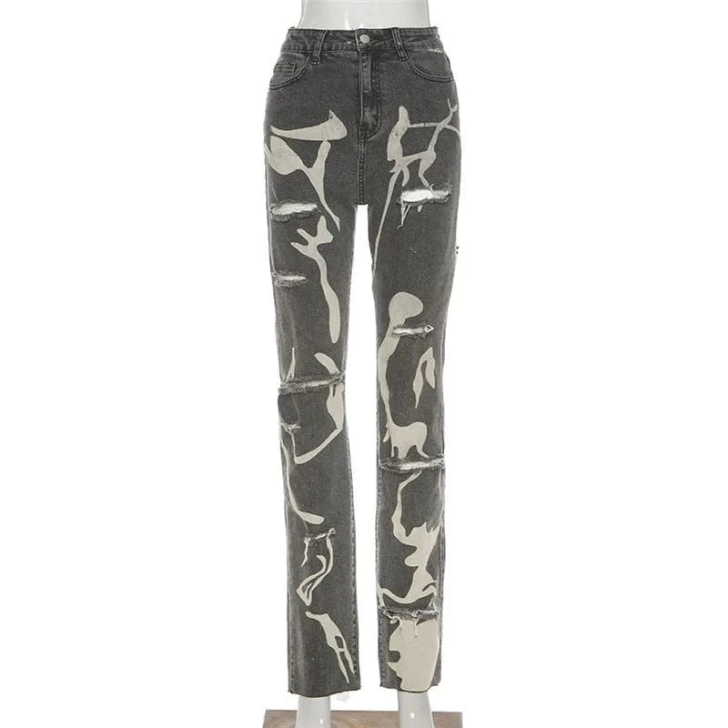 Edgy Ripped Camouflage Jeans Look
