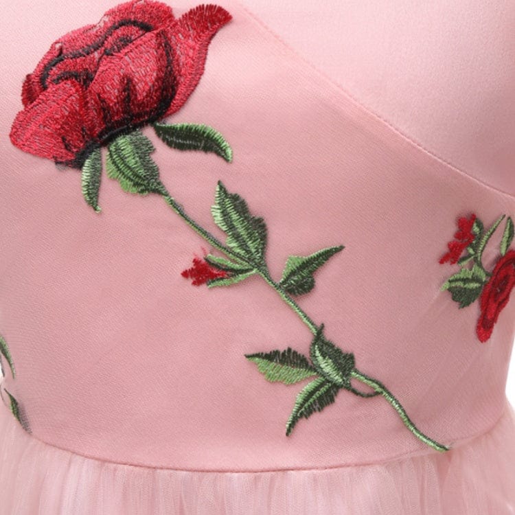 Elegant V-neck Three Quarter Sleeves Knee-length Women Party Dresses Romantic Rose Floral Embroidery Lace Tulle Dress