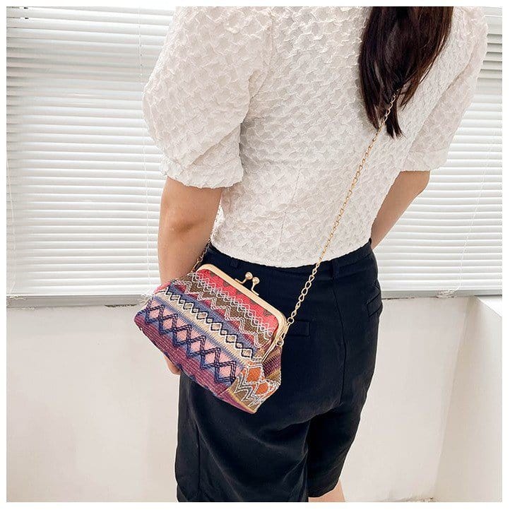 Ethnic Boho Women Colorful Shell Clutch Purse Ladies Small Straw Messenger Bag with Chain