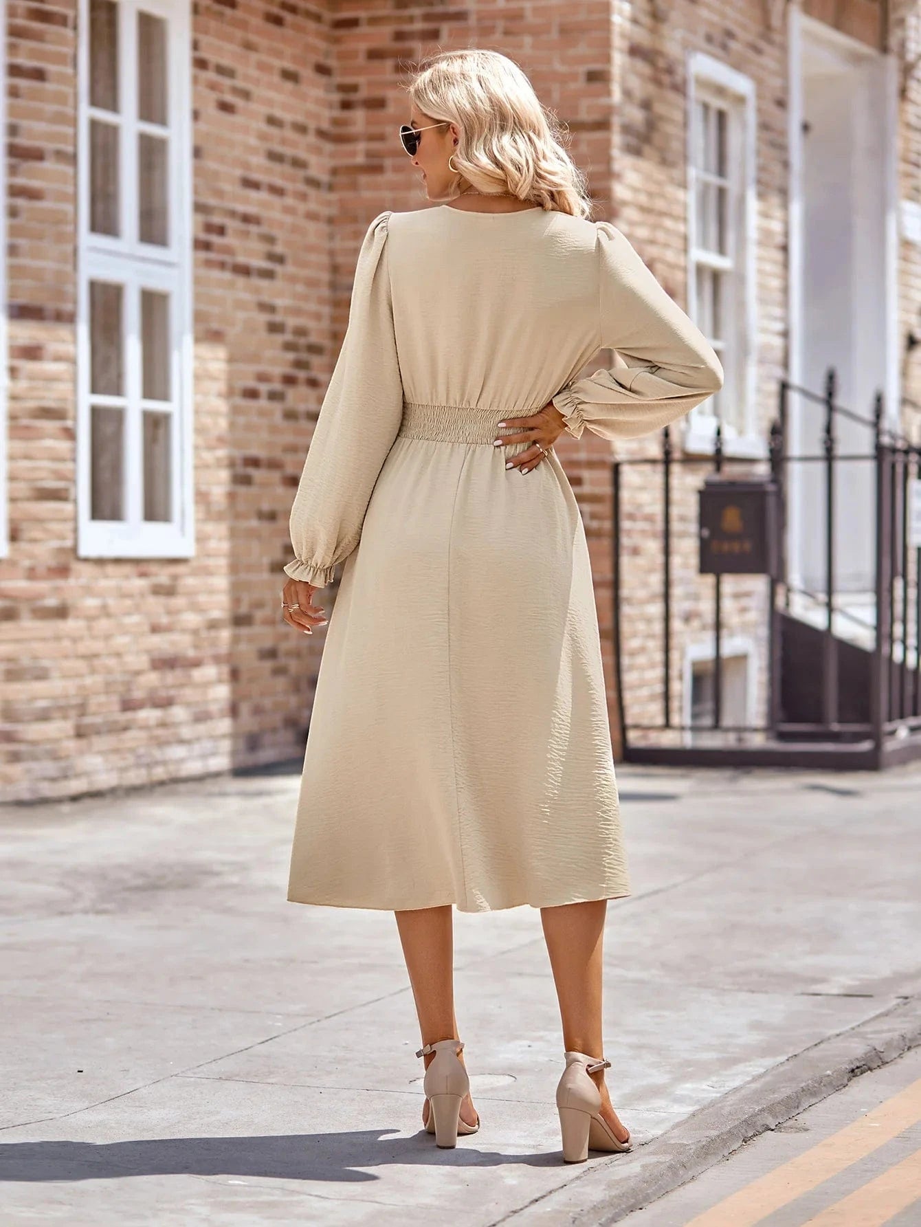 European and American Autumn and Winter New women's V-neck waist-closed Solid color Mid-length dress