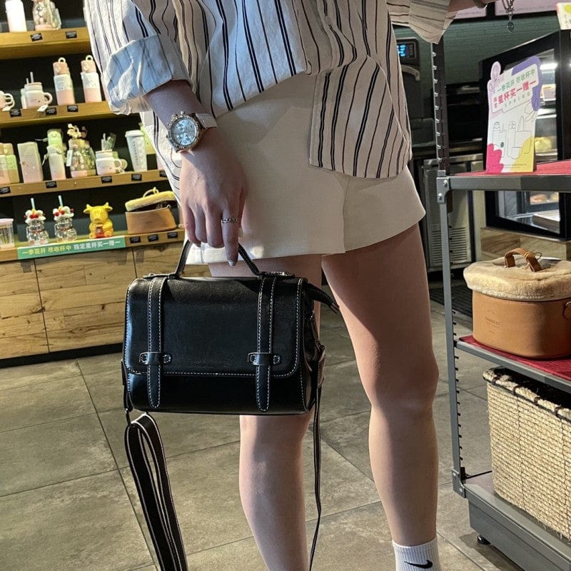 Factory wholesalers of handbags leather crossbody bag custom cow leather purses and handbags 2023