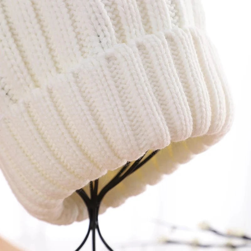 Factory Women Winter Cold-proof Thermal Knitted Wool Ball Hat