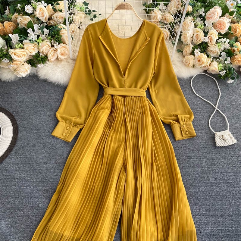 free size / 4 Autumn and winter new style solid color temperament round neck long-sleeved waist belt thinner pleated wide-leg jumpsuit