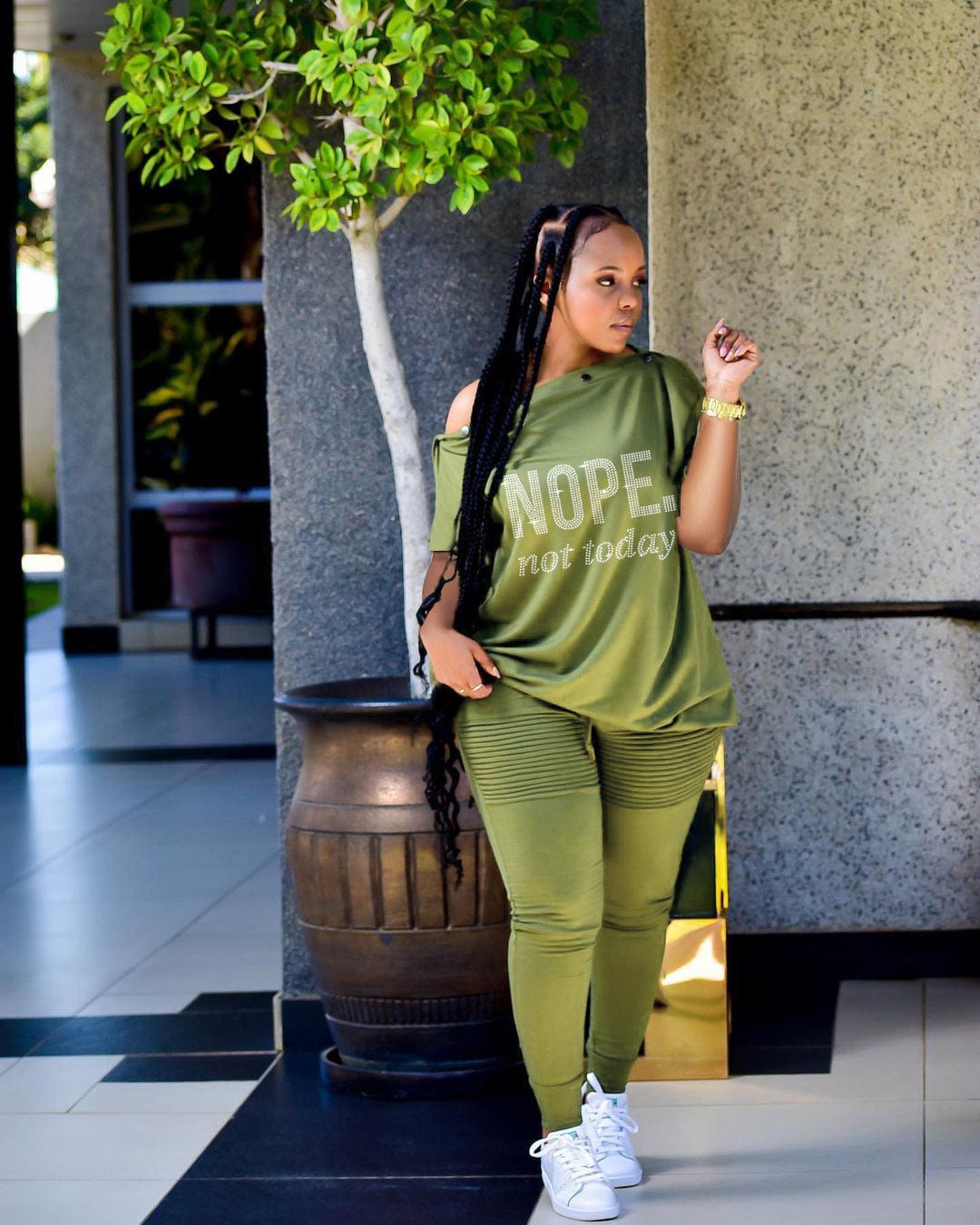 GX101 Fashion Sexy Rhinestone Women Outfit 2 Piece Set Plus Size Short Sleeve Off Shoulder T-shirt and Pant Matching Suits