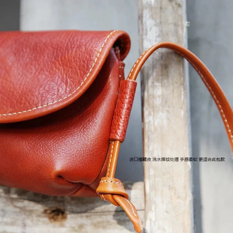 Hot Sale New Design   Custom Vintage Messenger Bag Genuine Leather Rectangular Messenger Bag For Women