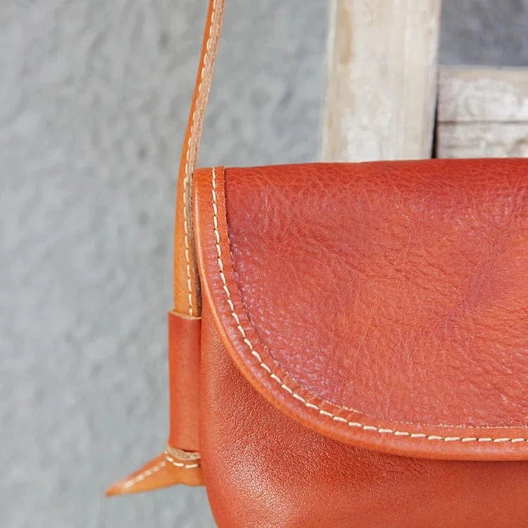 Hot Sale New Design   Custom Vintage Messenger Bag Genuine Leather Rectangular Messenger Bag For Women