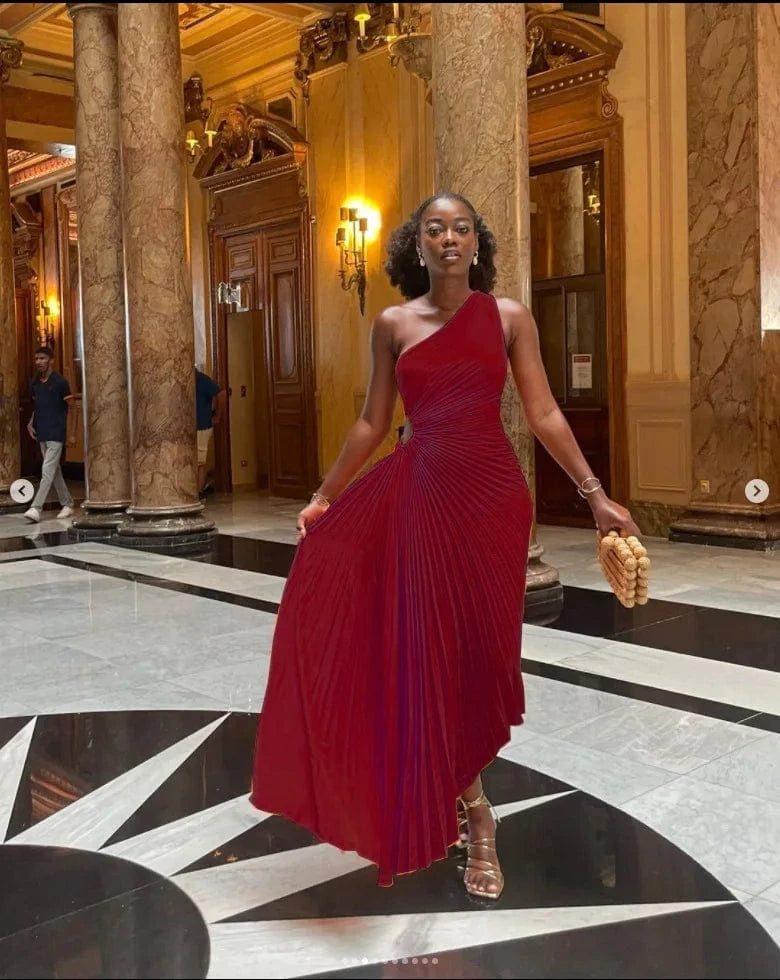 Hot selling ladies elegant party long maxi sexy dress sleeveless one single shoulder pleated women's dresses