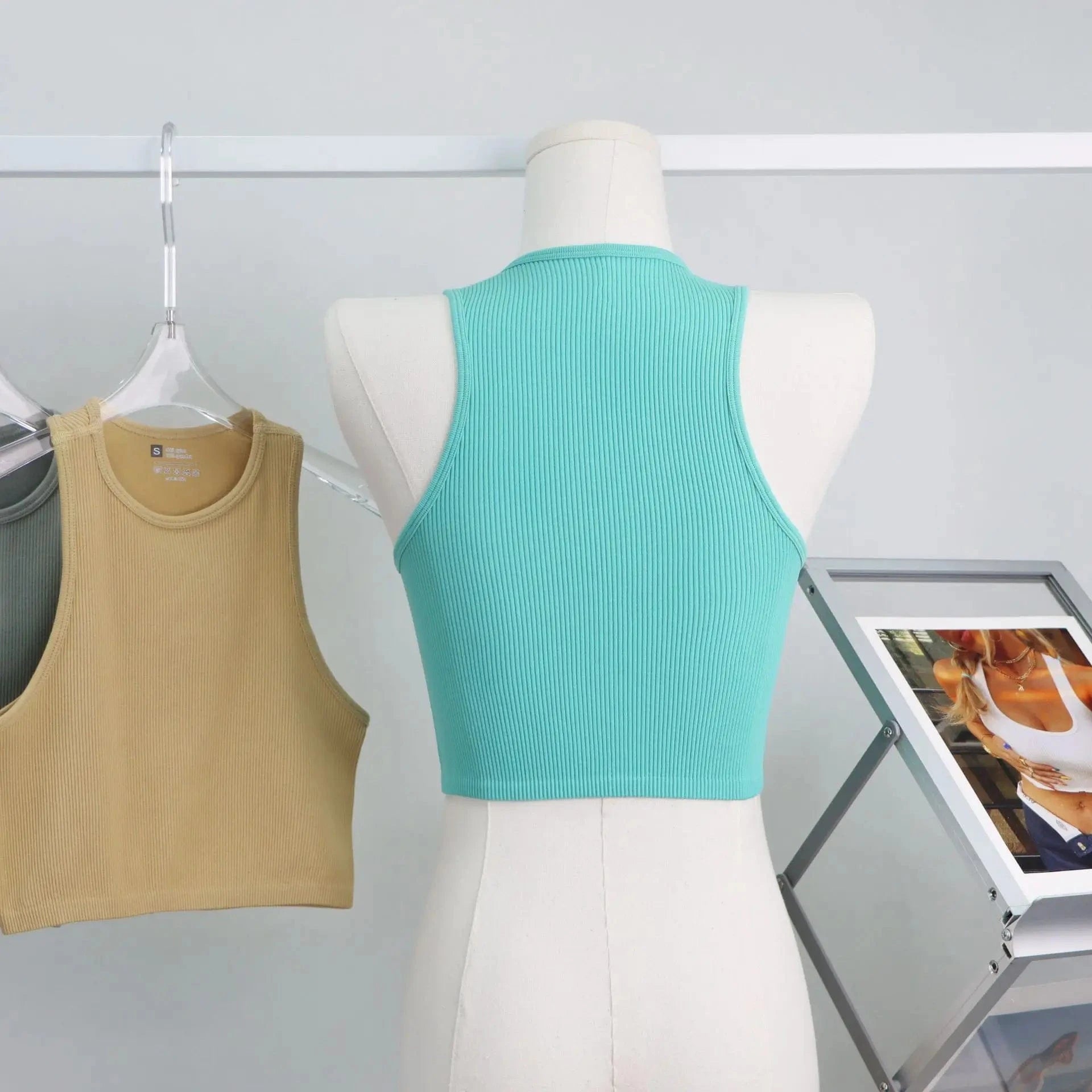Hot Selling  Quik Drying Sleeveless Tank Tops For Woman