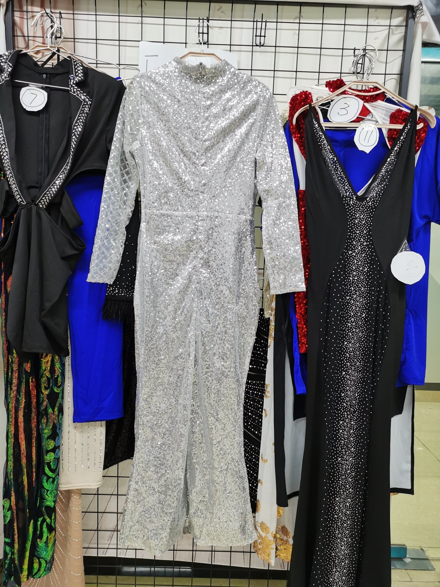 Latest Evening Gown Styles Mesh Sparkling Evening Dresses Silver Sequin Gown For Wedding Prom Dresses 2022 Evening Gowns Sexy